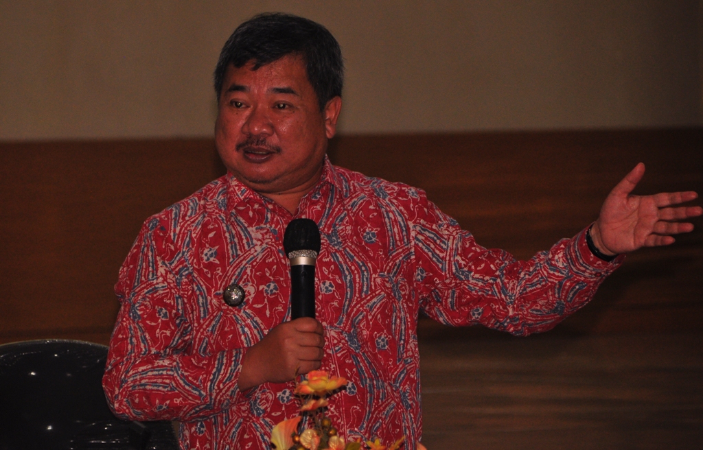 Bupati Garut saat menyampaikan sambutan di Aditorium Zahari MZ