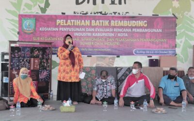 MAISINUN APRESIASI KARYA PESERTA PELATIHAN BATIK REMBUDING