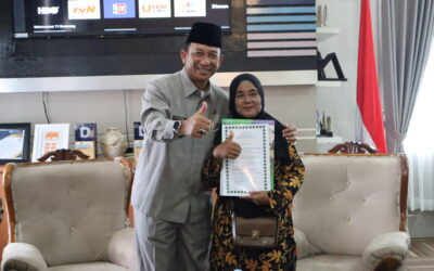 Serahkan Sertifikat Halal, Aan Harap UMKM Tumbuh
