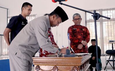 Burhanudin Lantik 10 Pejabat Fungsional Pemkab Beltim 