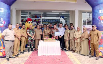 Resmikan Gerai Ritel Modern, Burhanudin Inginkan Kontribusi Positif Bagi Daerah