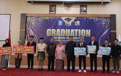 Pelepasan Siswa SMA 1 Manggar, Ini Pesan Bupati Beltim