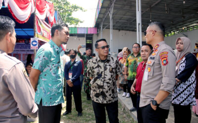 Pantau Pilkades Dua Desa, Aan: Partisipasi Masyarakat Sangat Penting.