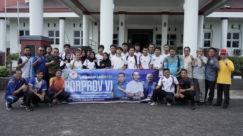 Foto bersama dengan atlet cabor volly