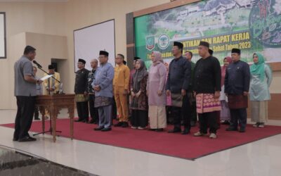 Bupati Lantik dan Kukuhkan Tim Pembina dan Forum Kabupaten Sehat
