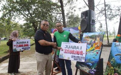 Terbitkan Buku Pintar Lingkungan Hidup