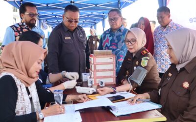 Kejaksaan Negeri Belitung Timur Peduli Masyarakat “One Day Service” Peringati HBA dan IAD