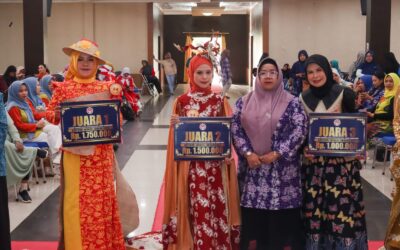Juara I Fashion Show Batik Beltim 2024 Padukan Batik dan Tikar Lais
