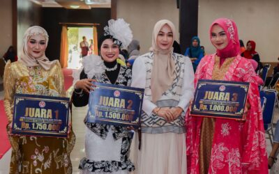 INKE DAN VEGI RAIH JUARA PADA LOMBA FASHION SHOW BATIK BELITUNG TIMUR 2024