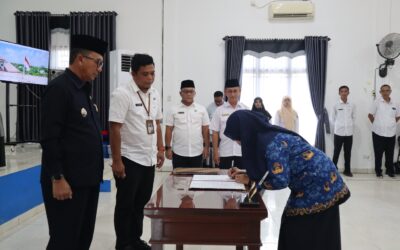 Lantik Kepala Sekolah SD – SMP, Ini Pesan Bupati Burhanudin