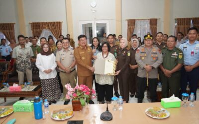 Serahkan Sertipikat Elektronik, Kamarudin Dukung Pembangunan Pendidikan 