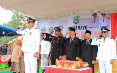 Maknai HUT ke-80 RI, Camat Gantung Ajak Masyarakat Bersatu Padu