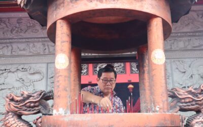 Moment Sembahyang Rebut,Bupati Kamarudin Doakan Masyarakat Beltim Sejahtera